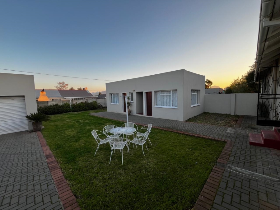 3 Bedroom Property for Sale in Rouxpark Western Cape